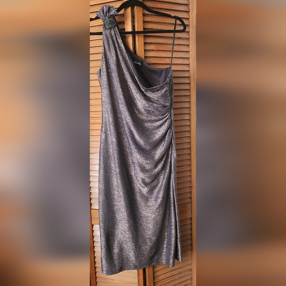 Glamorous One-Shoulder Silver Dress